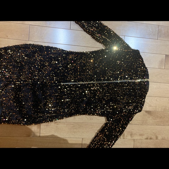 Dresses - Picture 2 of 2